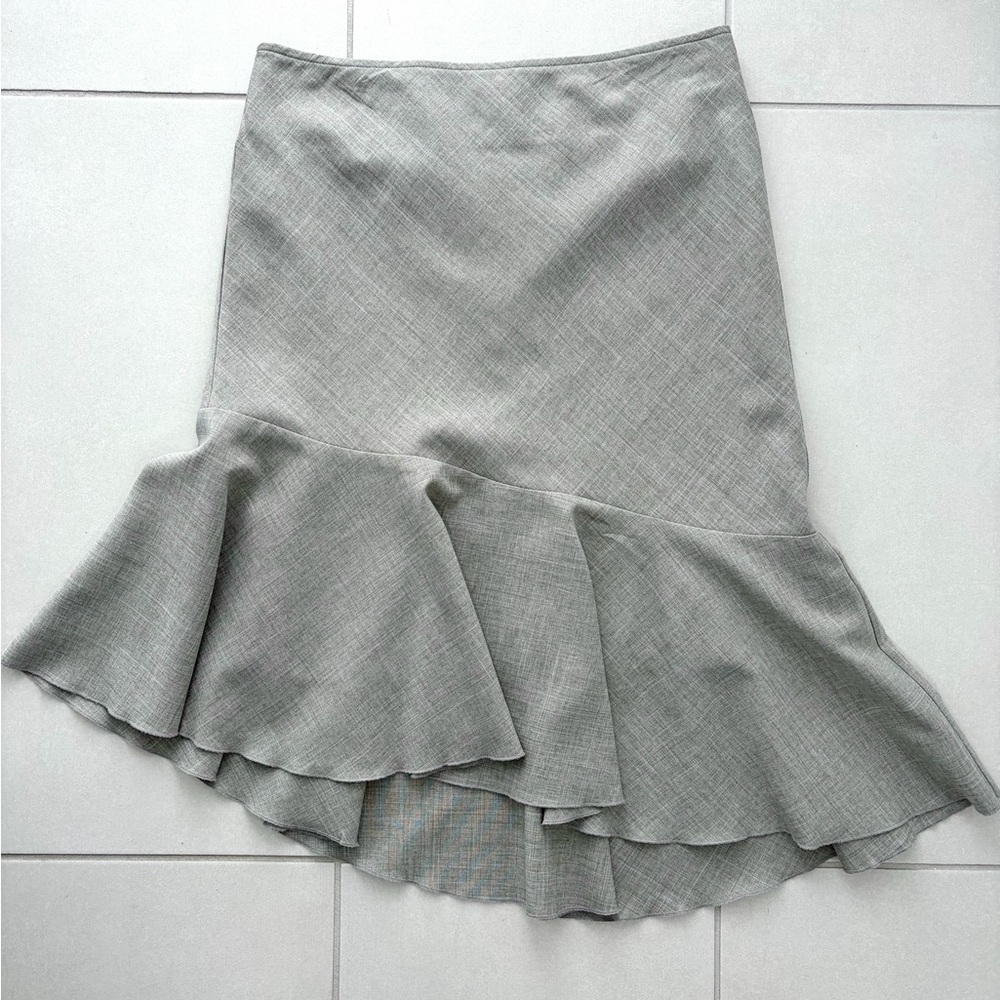 Vintage Suzy Shier Grey Asymmetrical Ruffle Skirt – 90s Office Chic | size 7/8